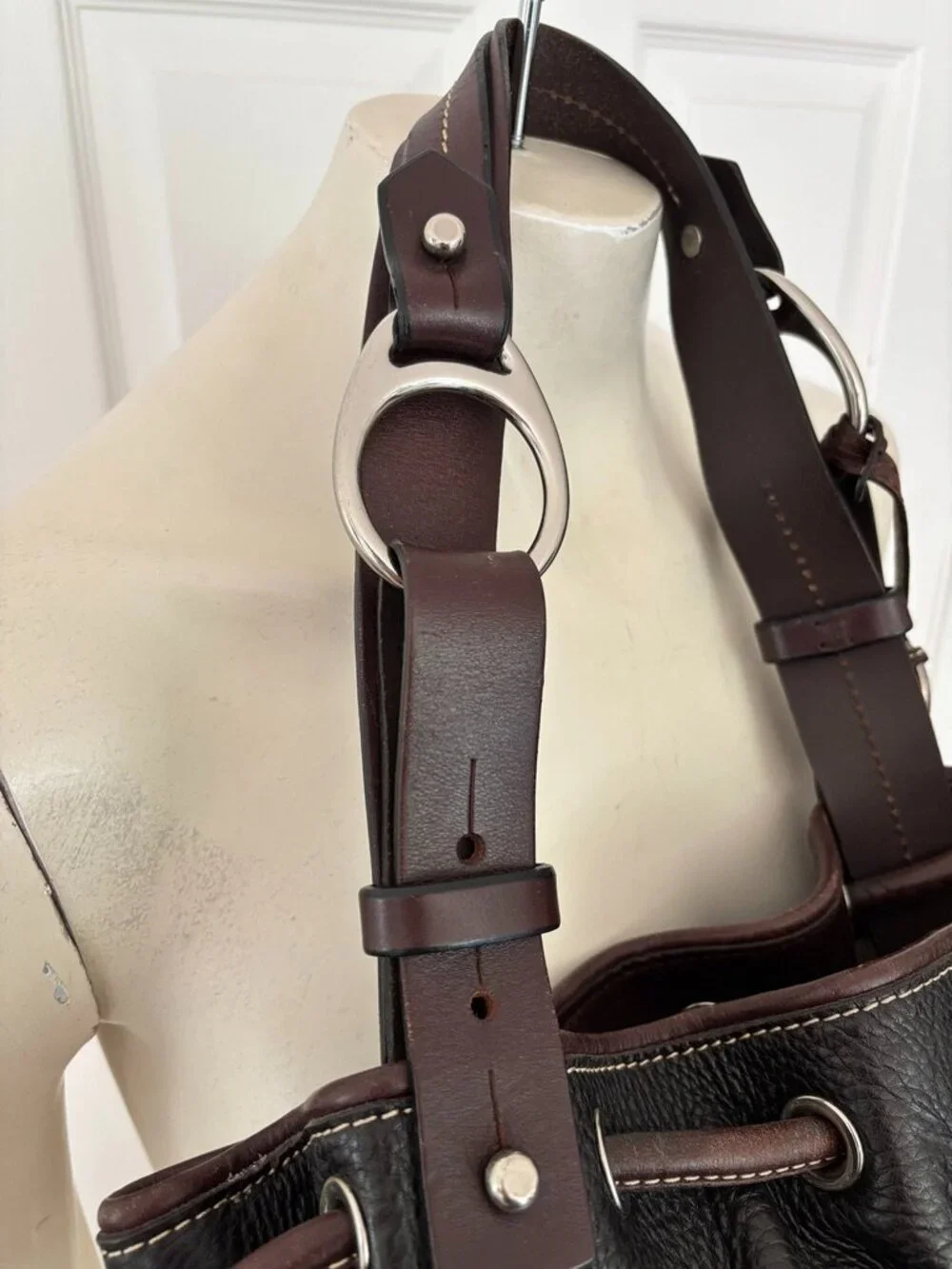 VTG DOONEY & BOURKE Drawstring Bucket Bag in Dark Brown Leather